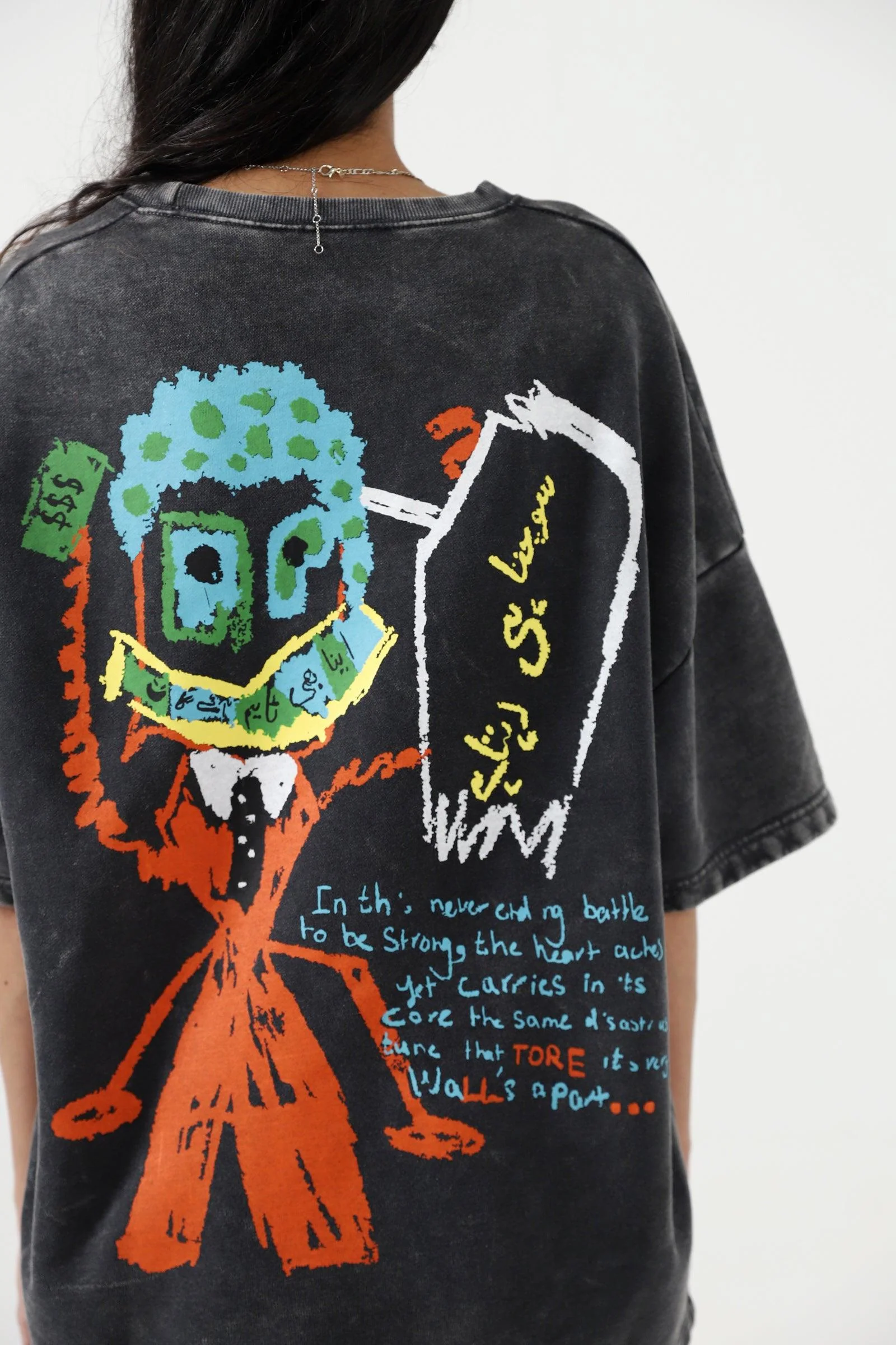 "Man in the dark" handprinted grey T-shirt - Image 13