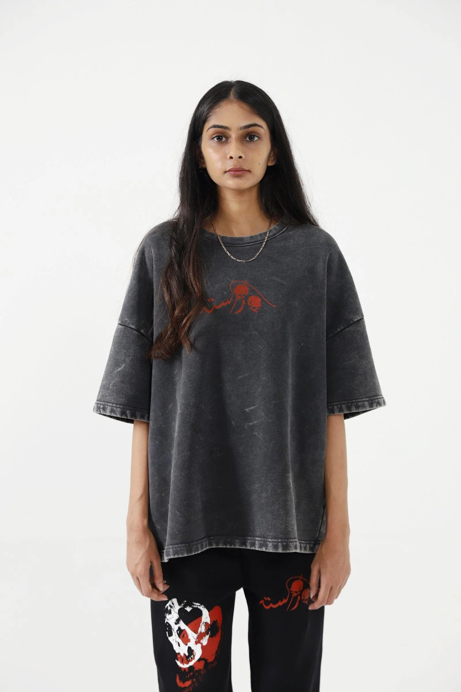 "Man in the dark" handprinted grey T-shirt - Image 9
