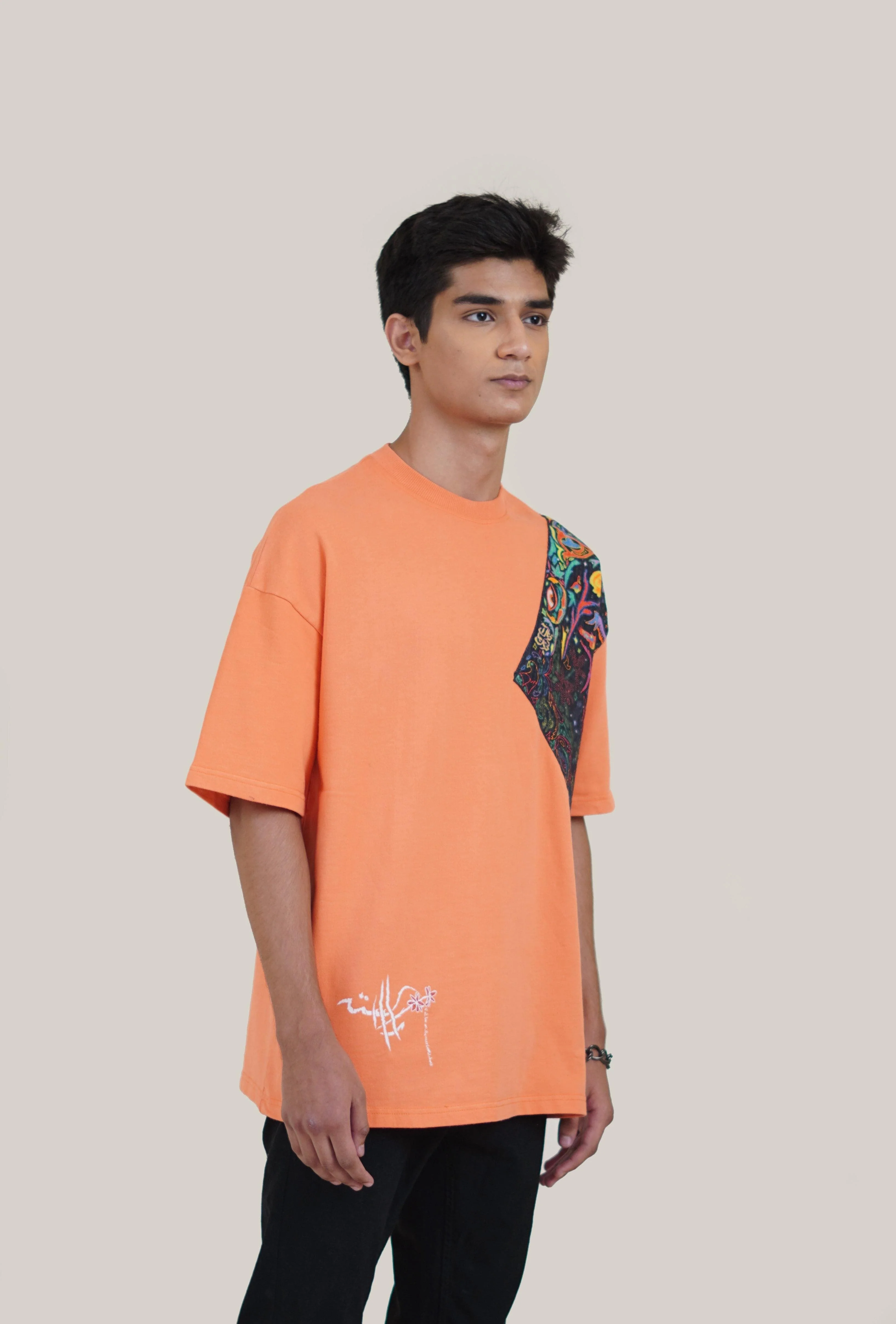 Orange "starry night" patch T-shirt - Image 5