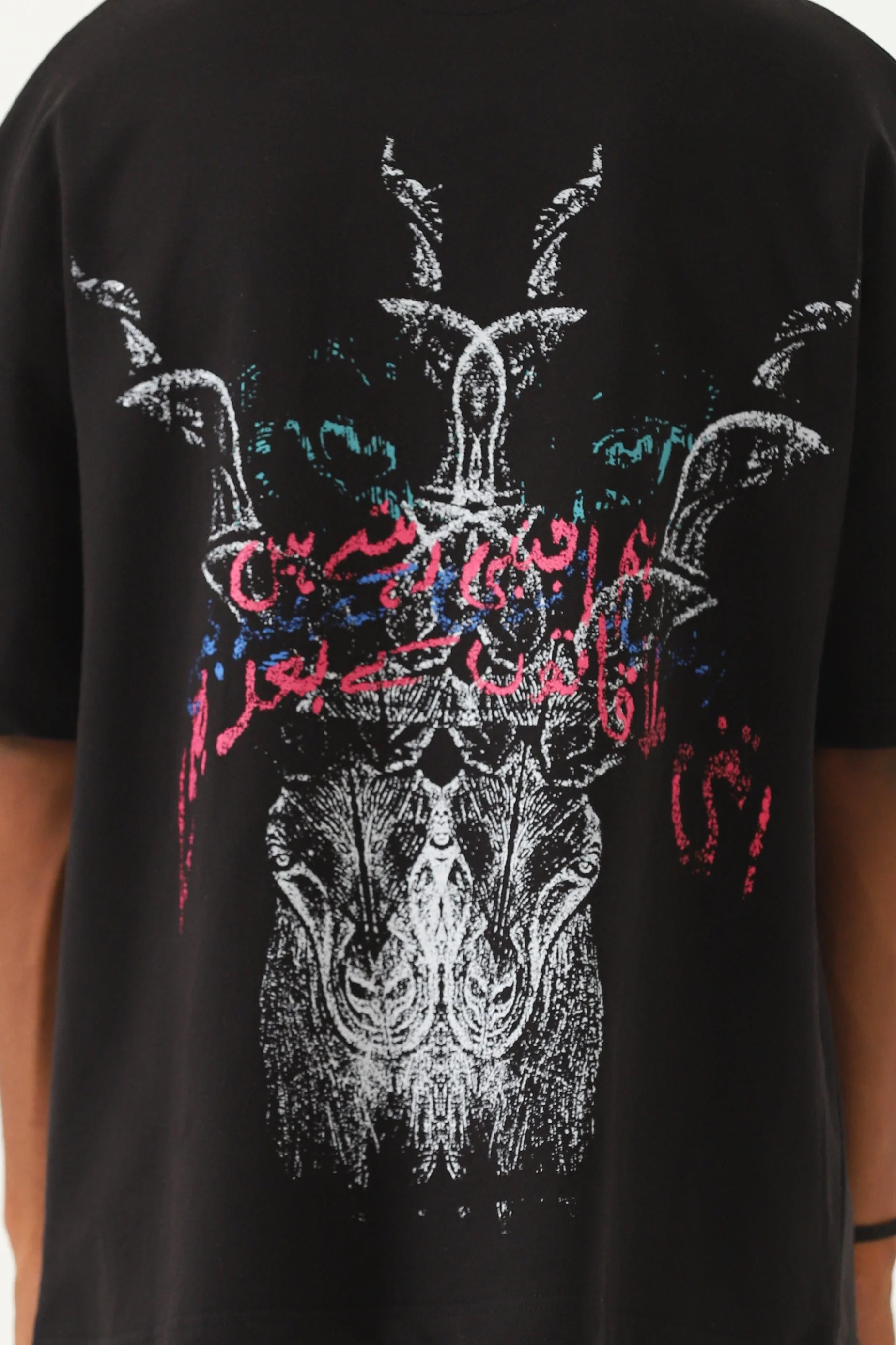 "Ajnabi" printed black T-shirt - Image 5