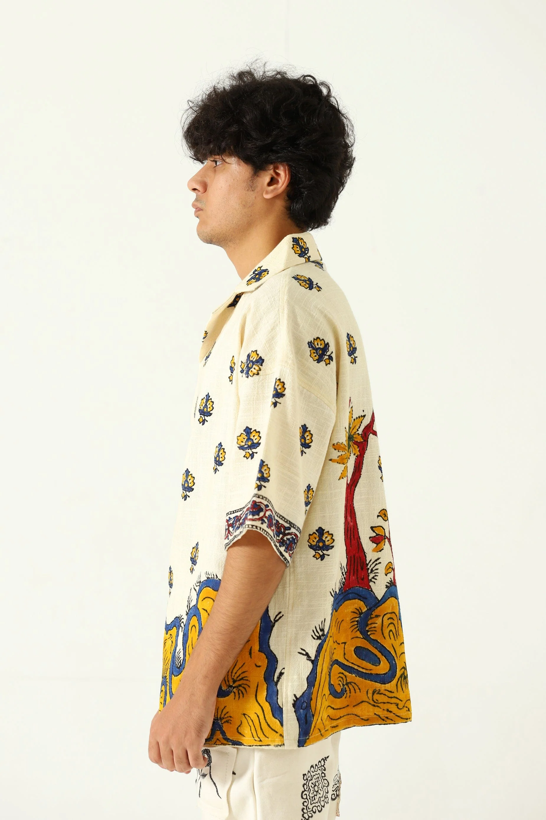 "Mountain of madness" hand painted polo - Image 6