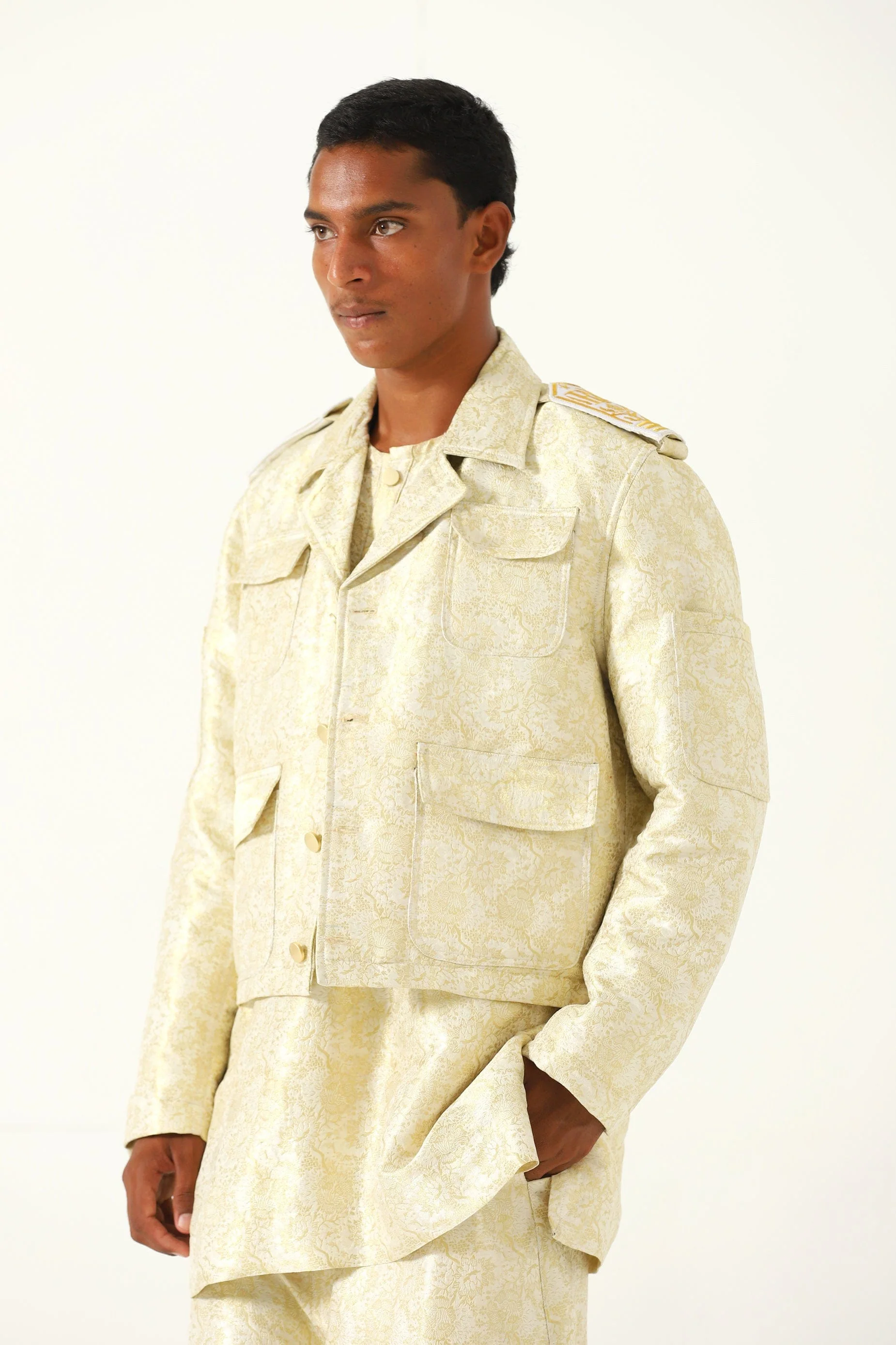 Creme silk brocade jacket - Image 4