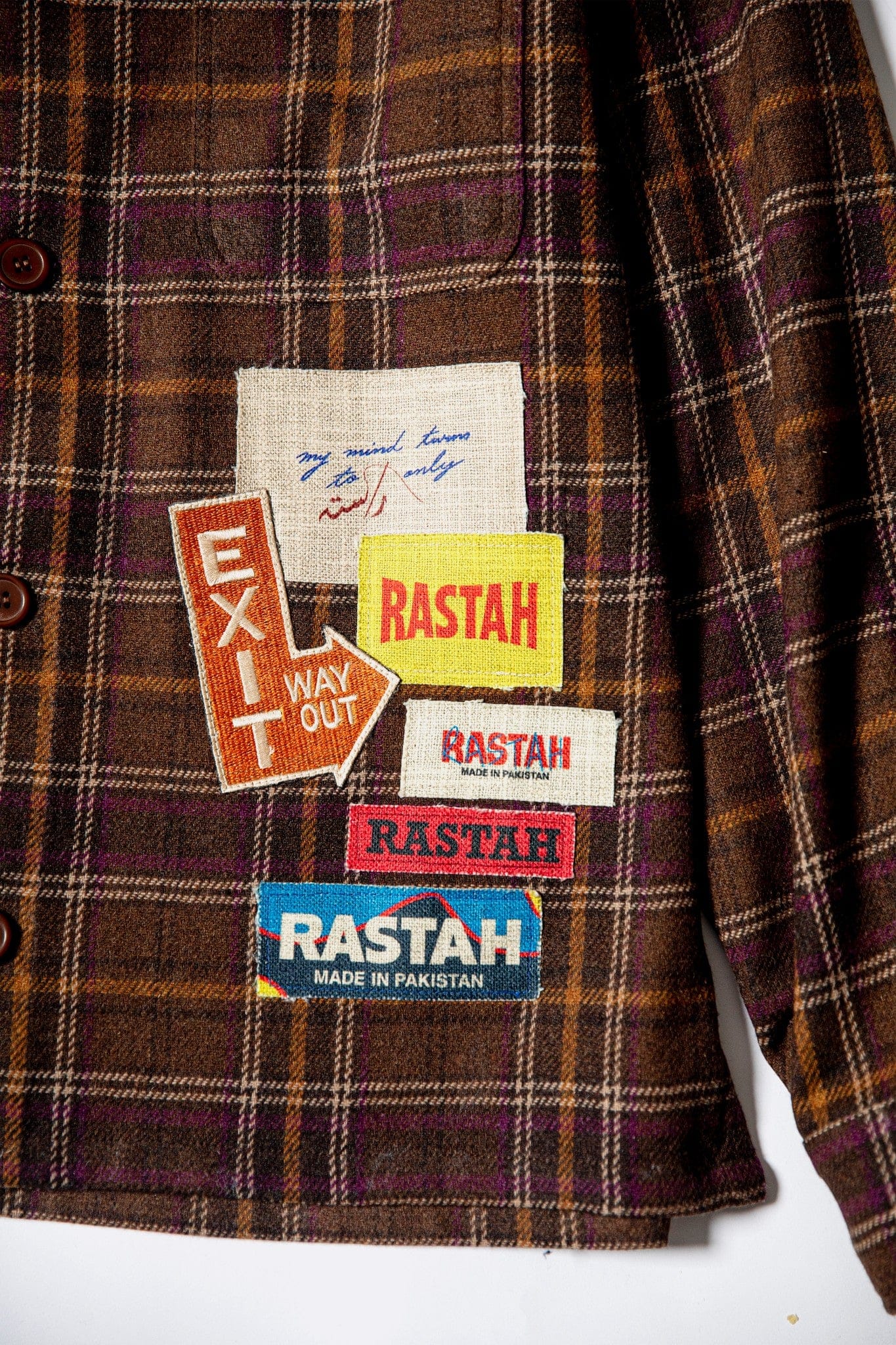 Exit way button-down - Image 12