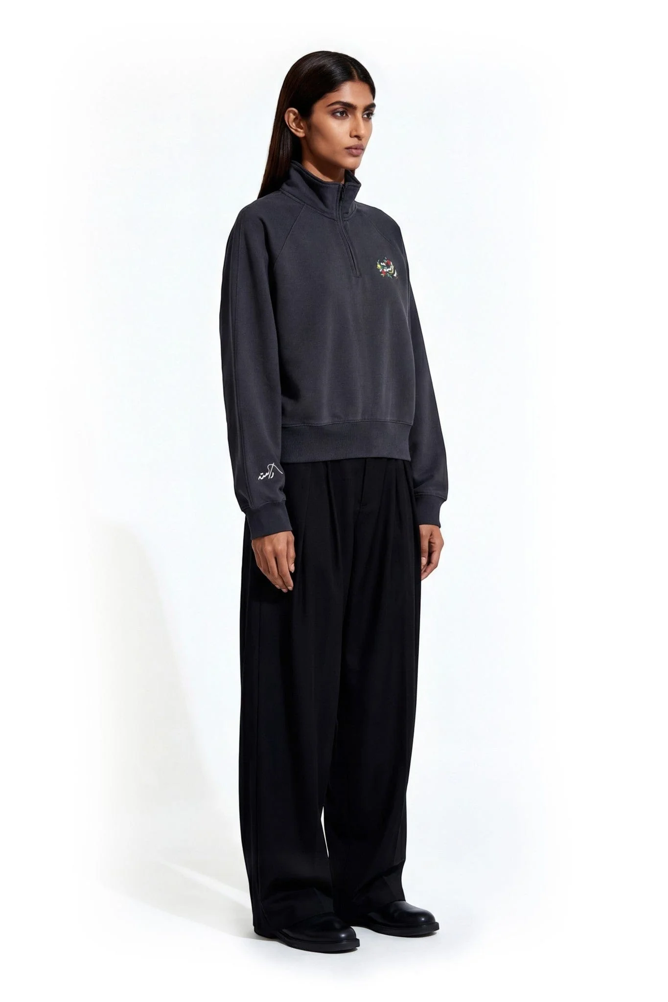 Grey postcard sweatshirt - Image 10