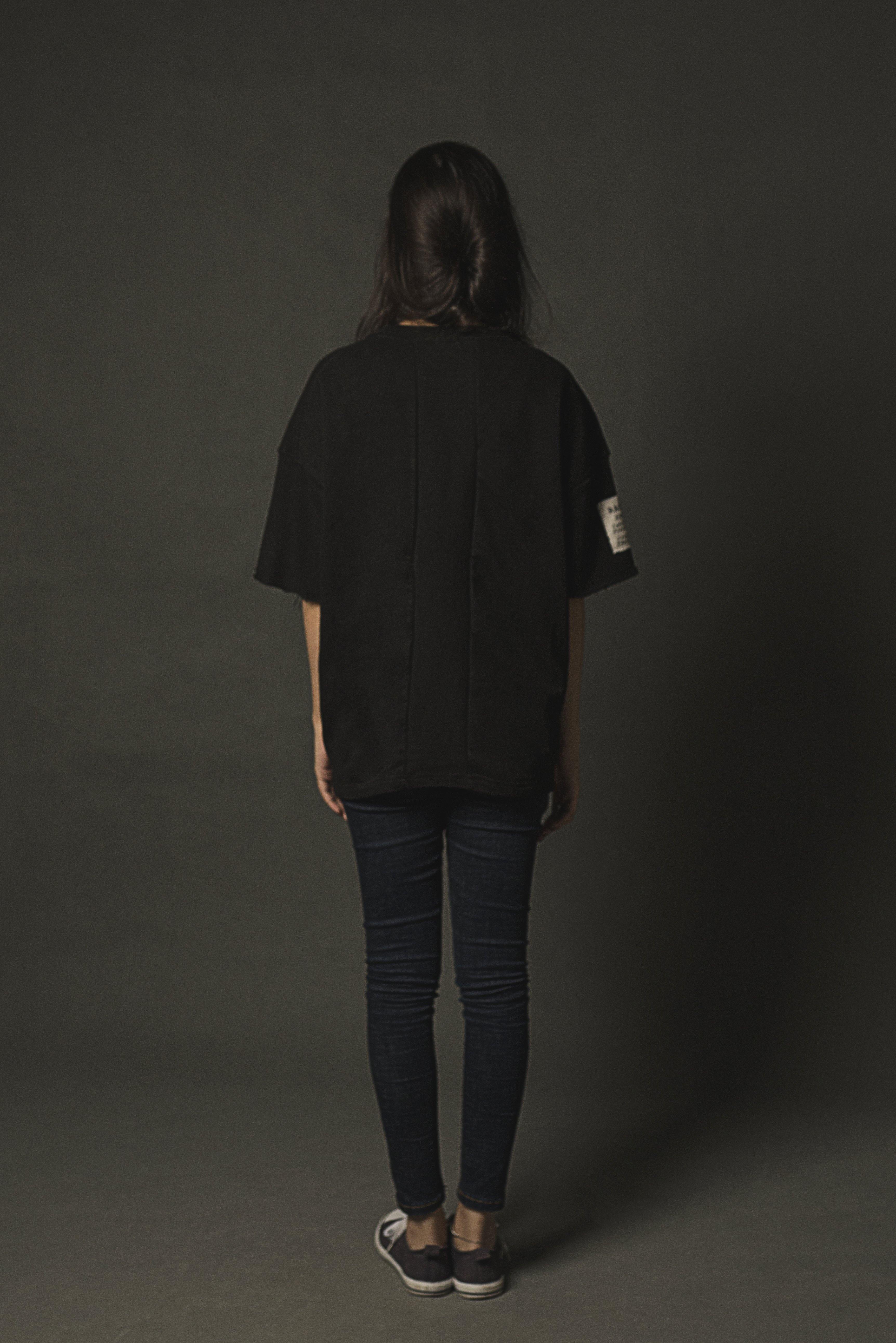 Hand crafted unisex black Mughal emperor T-shirt (cropped fit) - Image 9