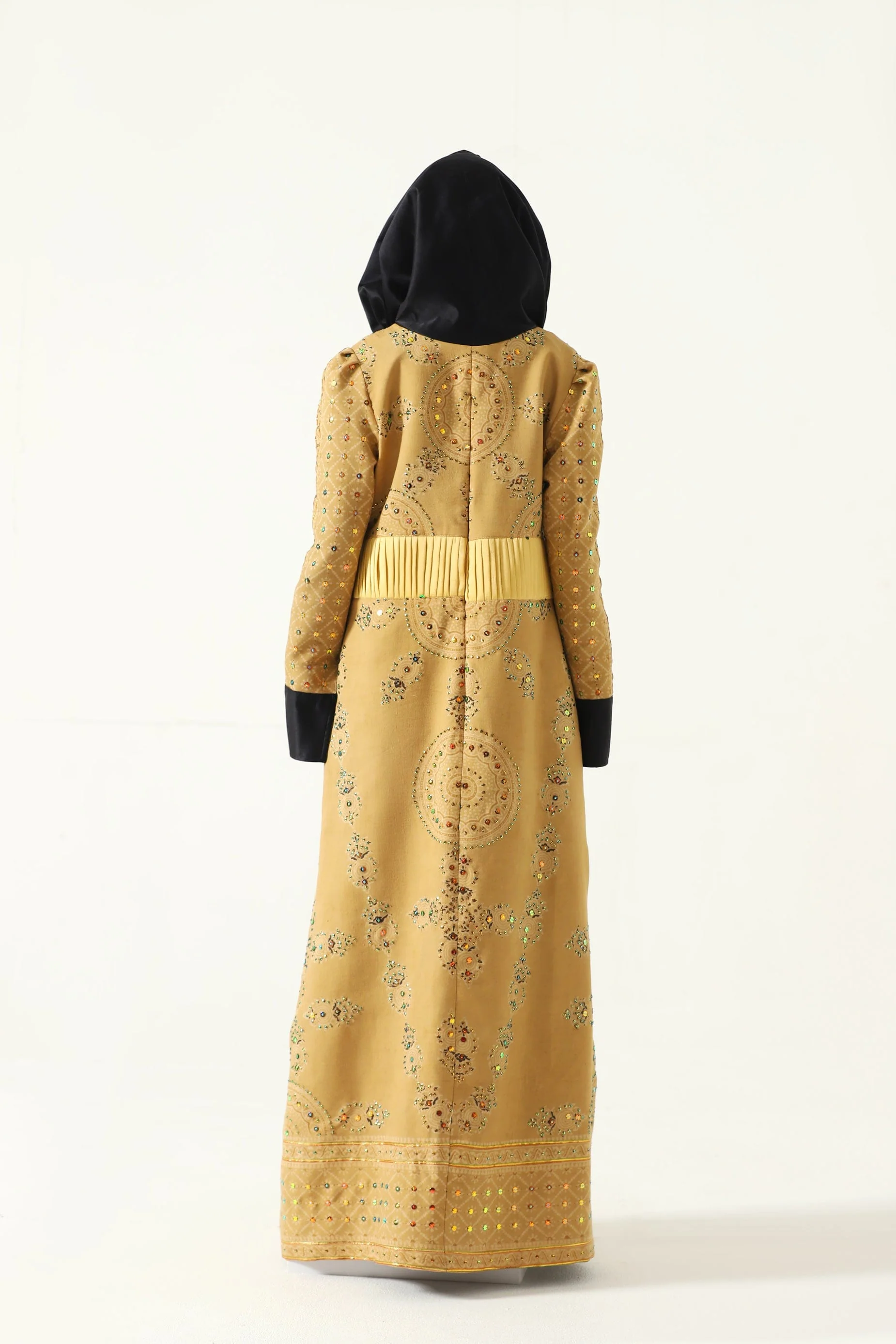 "Jungle queen" hand-embroidered gown - Image 4