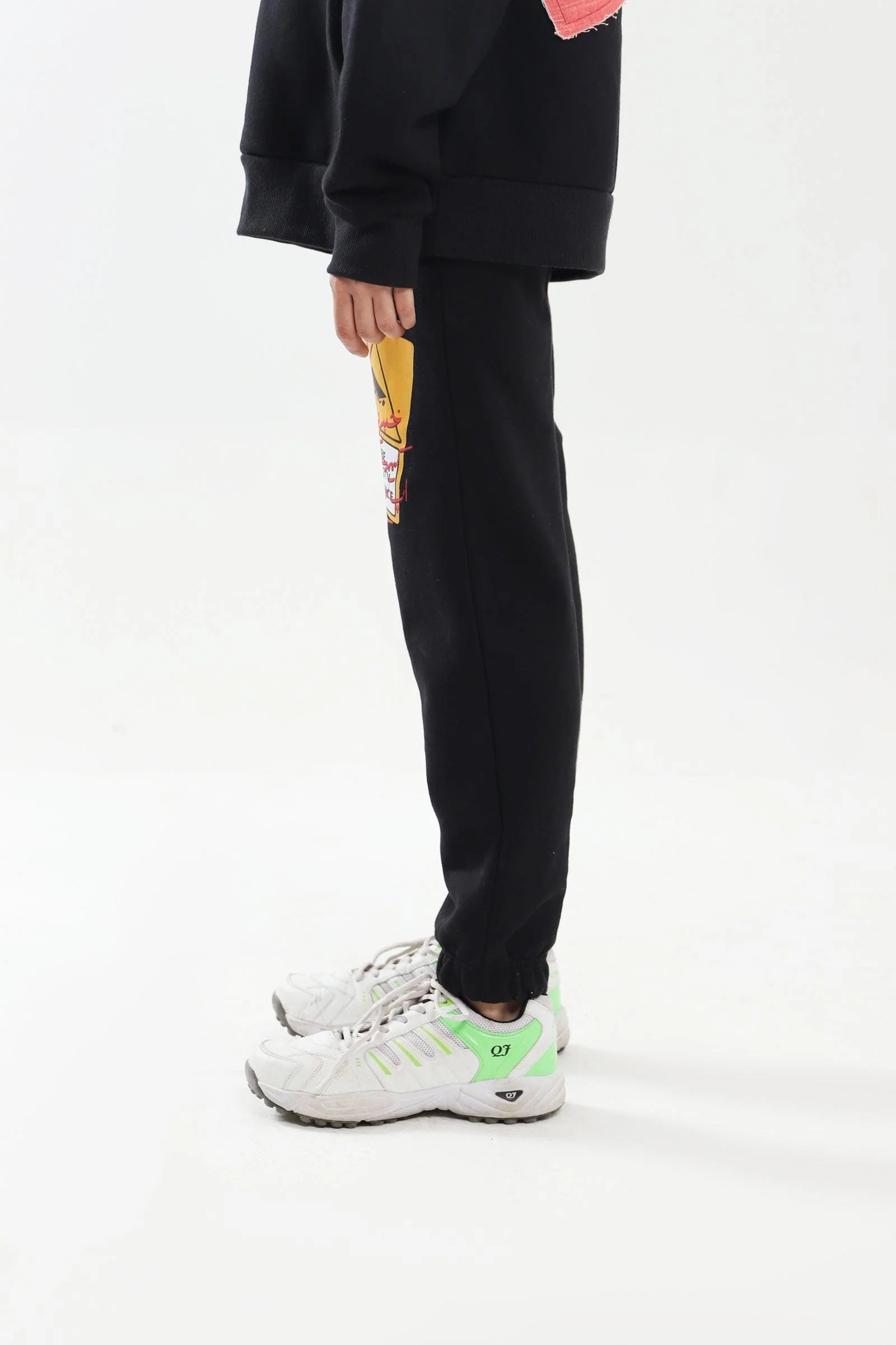 "Khabardar" hand screen printed sweatpants - Image 9