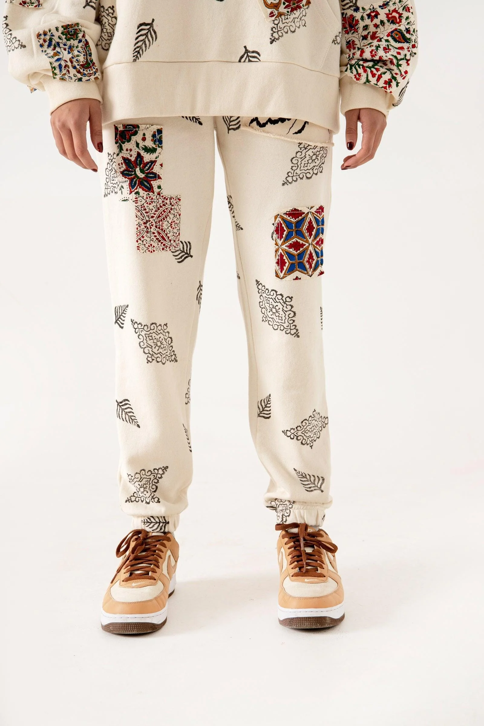 Patchwork sweatpants - Image 10