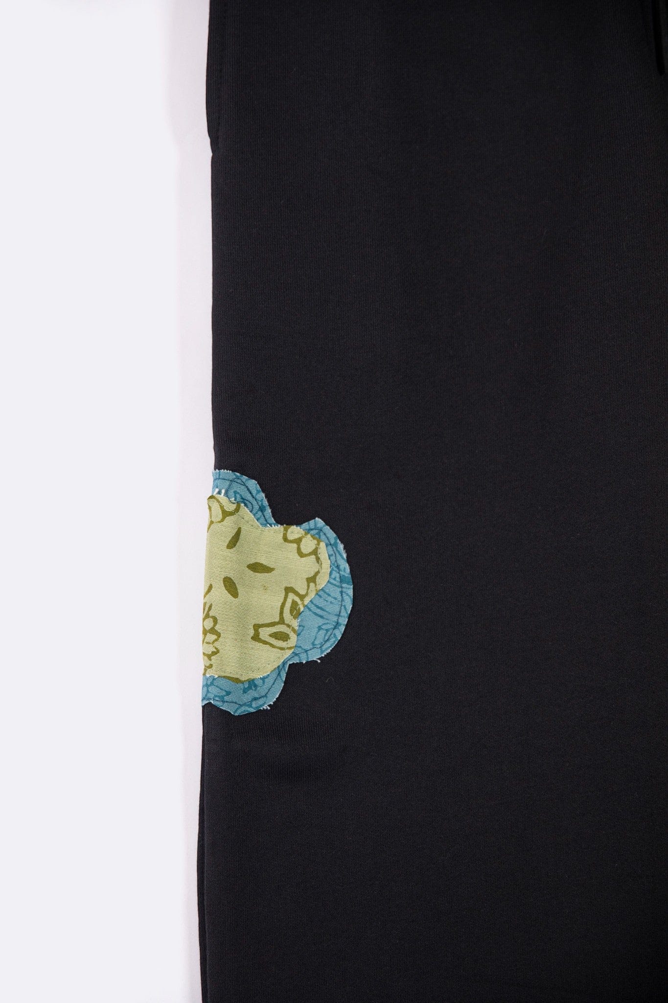 Patterns left behind sweatpants - Image 14
