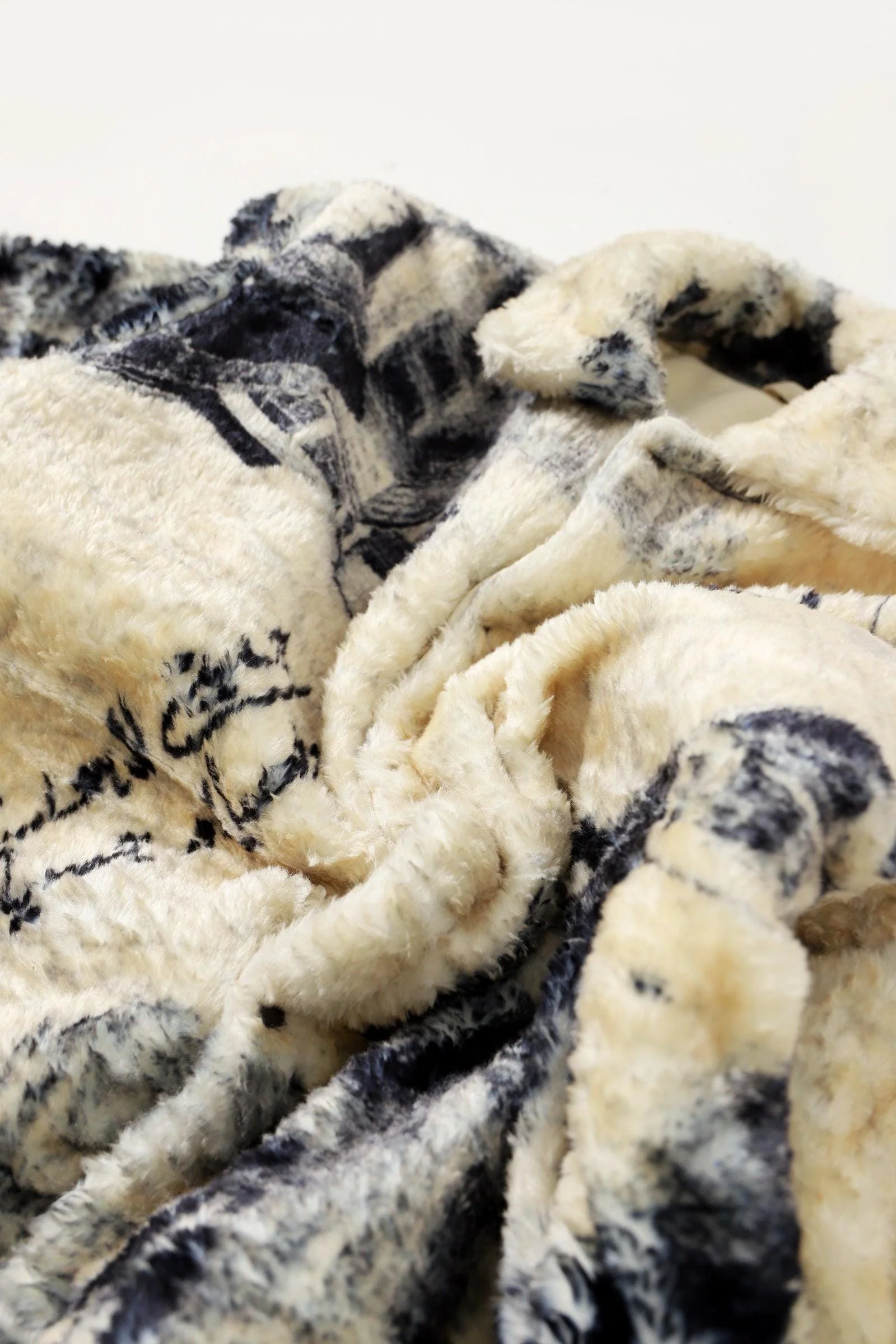 "From Lahore with love" sherpa jacket - Image 5