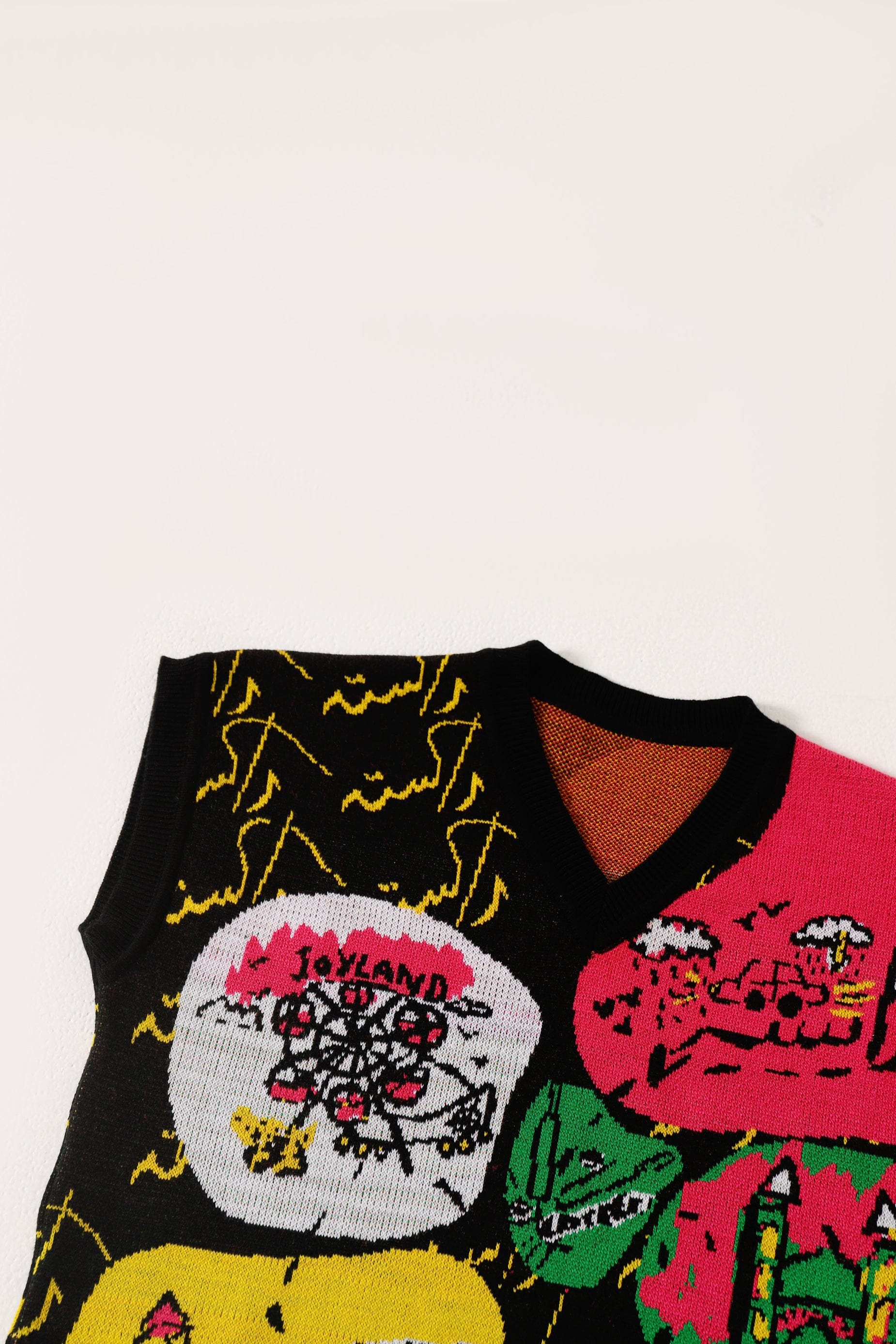"A world of color" knit vest - Image 4