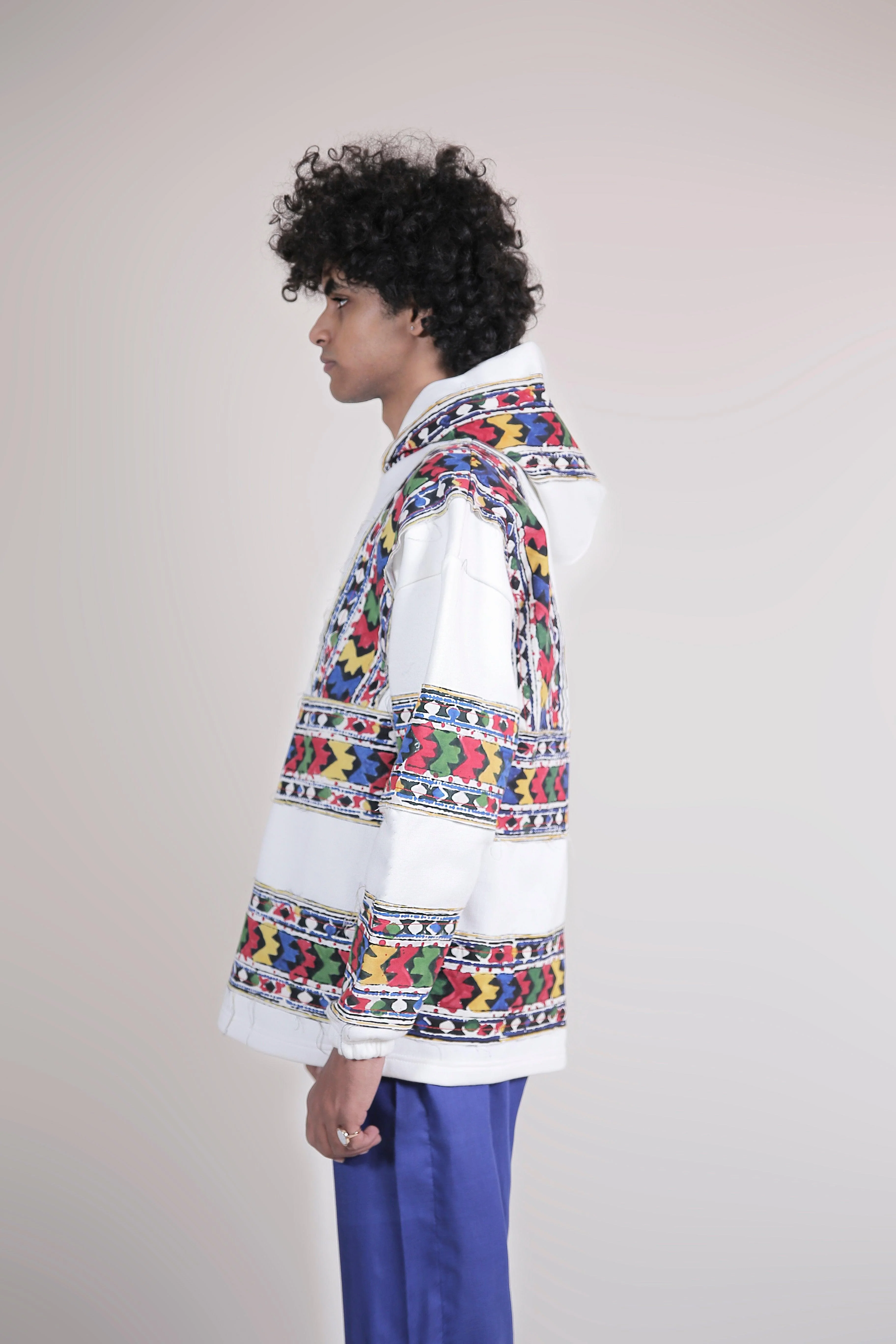 White block print applique hoodie - Image 3